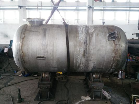 中国 ポーランド縦のタイプ真空の鋳鉄の圧力容器タンク ミラー サプライヤー