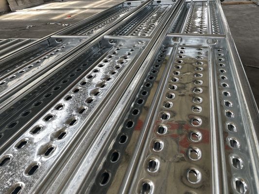 中国 造船業の足場プラットホームの板のばね板によって電流を通される鋼鉄板 サプライヤー