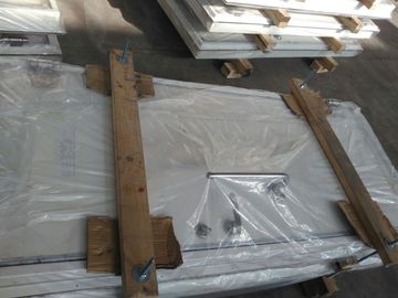 危ない商品のロールオンは耐火性海洋のドアおよび気密8mmの厚さを出荷します サプライヤー