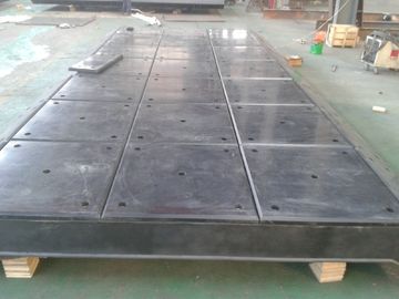 UPE プラスチック UHMWPE のフェンダーは 1690×1760mm PE の HDPE 反衝突板にパネルをはめます サプライヤー
