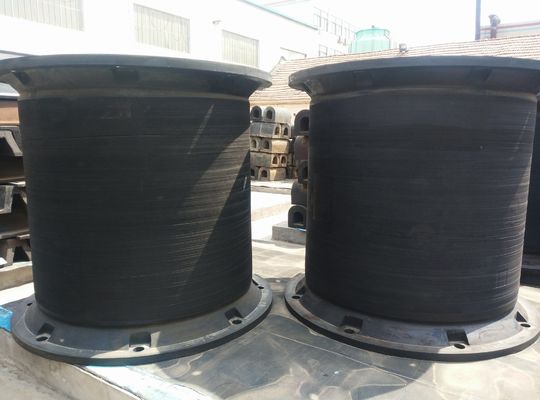 スーパーセル型ゴムフェンダー 長期使用寿命と低傾斜圧縮を特徴とする海上アプリケーション サプライヤー